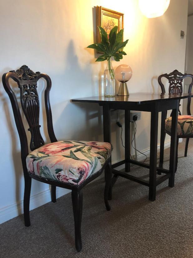 The Pink Cottage Upstairs Suite & Garden Summer Room Whitehead Extérieur photo