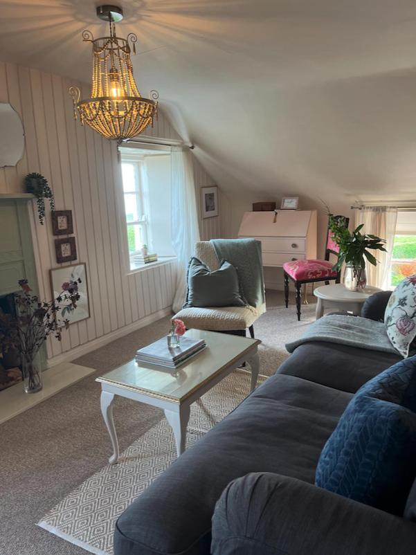 The Pink Cottage Upstairs Suite & Garden Summer Room Whitehead Extérieur photo