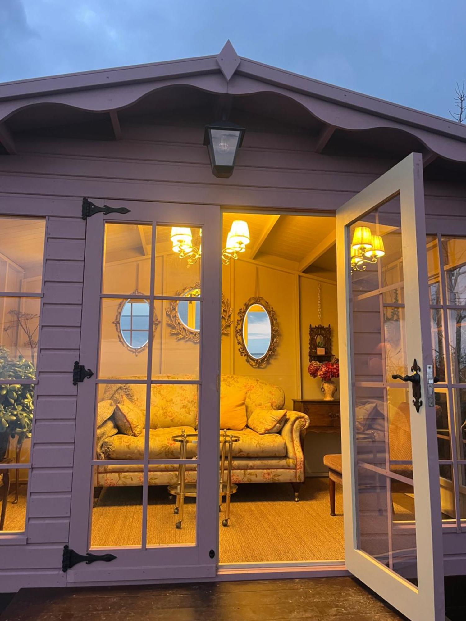 The Pink Cottage Upstairs Suite & Garden Summer Room Whitehead Extérieur photo