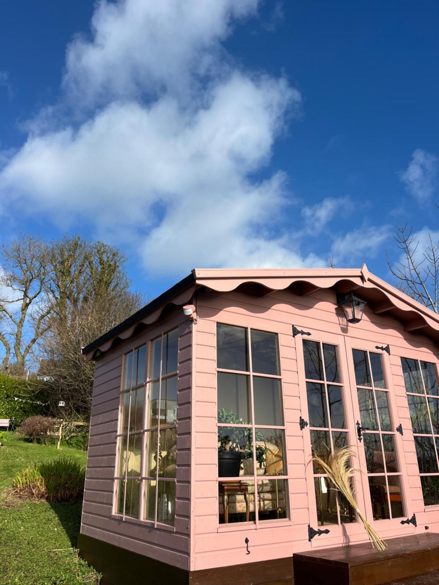 The Pink Cottage Upstairs Suite & Garden Summer Room Whitehead Extérieur photo