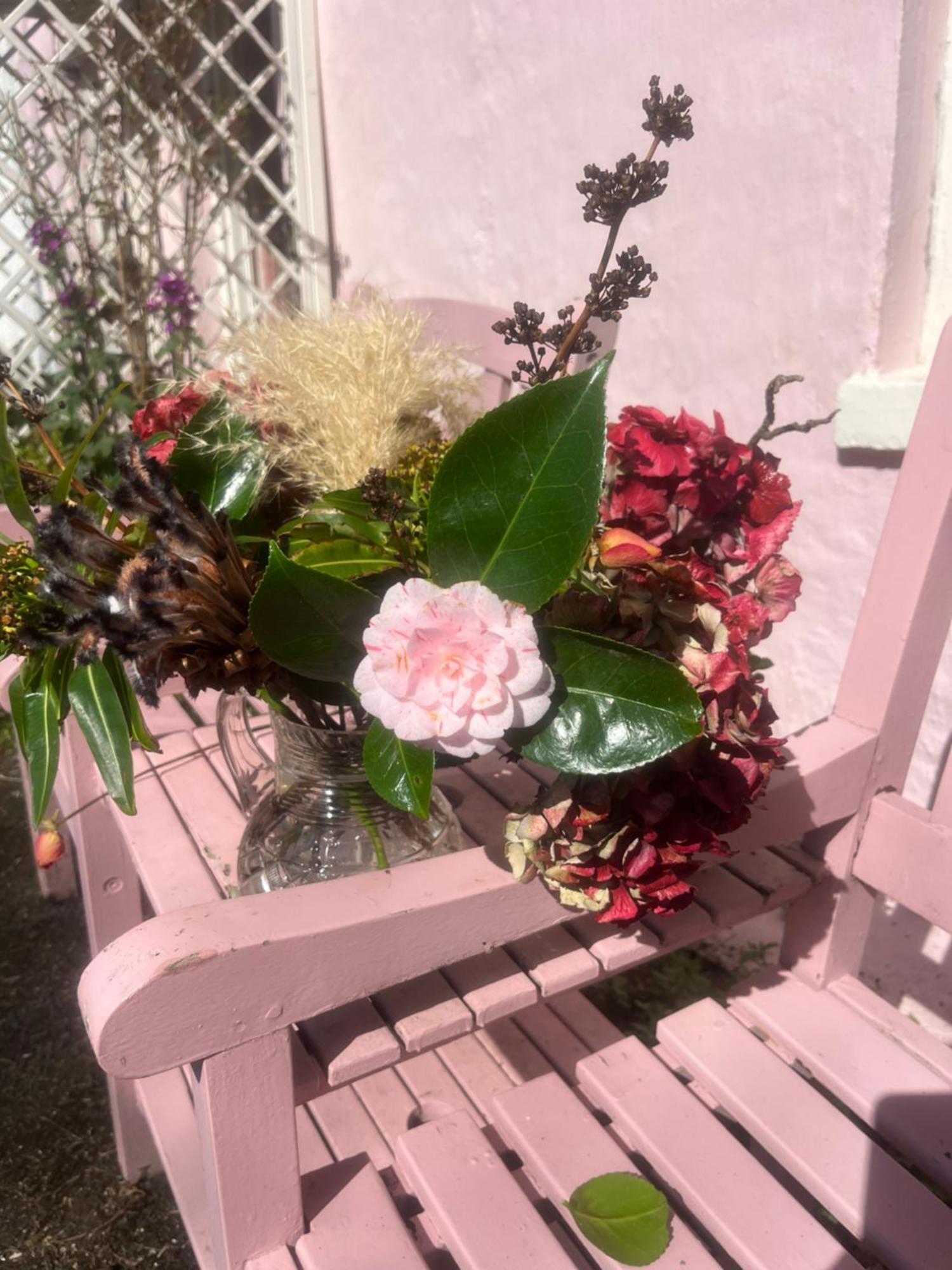 The Pink Cottage Upstairs Suite & Garden Summer Room Whitehead Extérieur photo